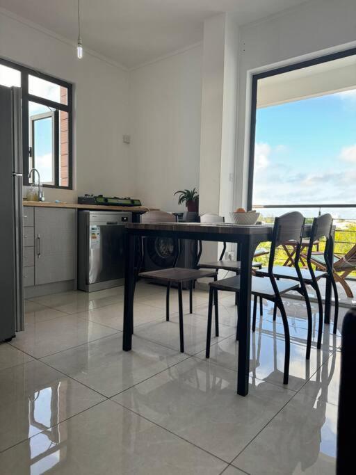 Apartment Comfy 2-bedroom Apt, 10mins Walk To - Gbhc5 Grand Baie