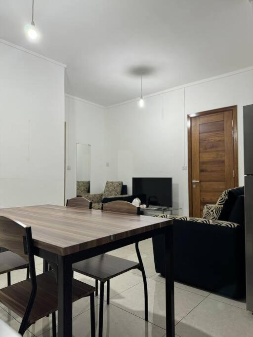 Comfy 2-bedroom Apt, 10mins Walk To - Gbhc5 * Grand Baie