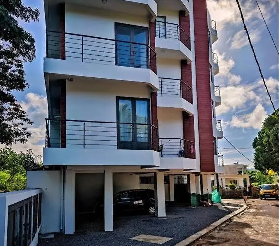 Comfy 2-Bedroom Apt, 10Mins Walk To Beach - Gbhc5
