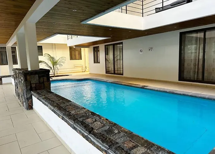 Comfy 2-Bedroom Apt, 10Mins Walk To Beach - Gbhc5