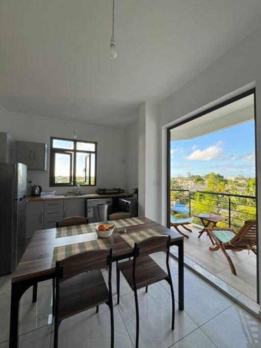 Comfy 2-bedroom Apt, 10mins Walk To - Gbhc5